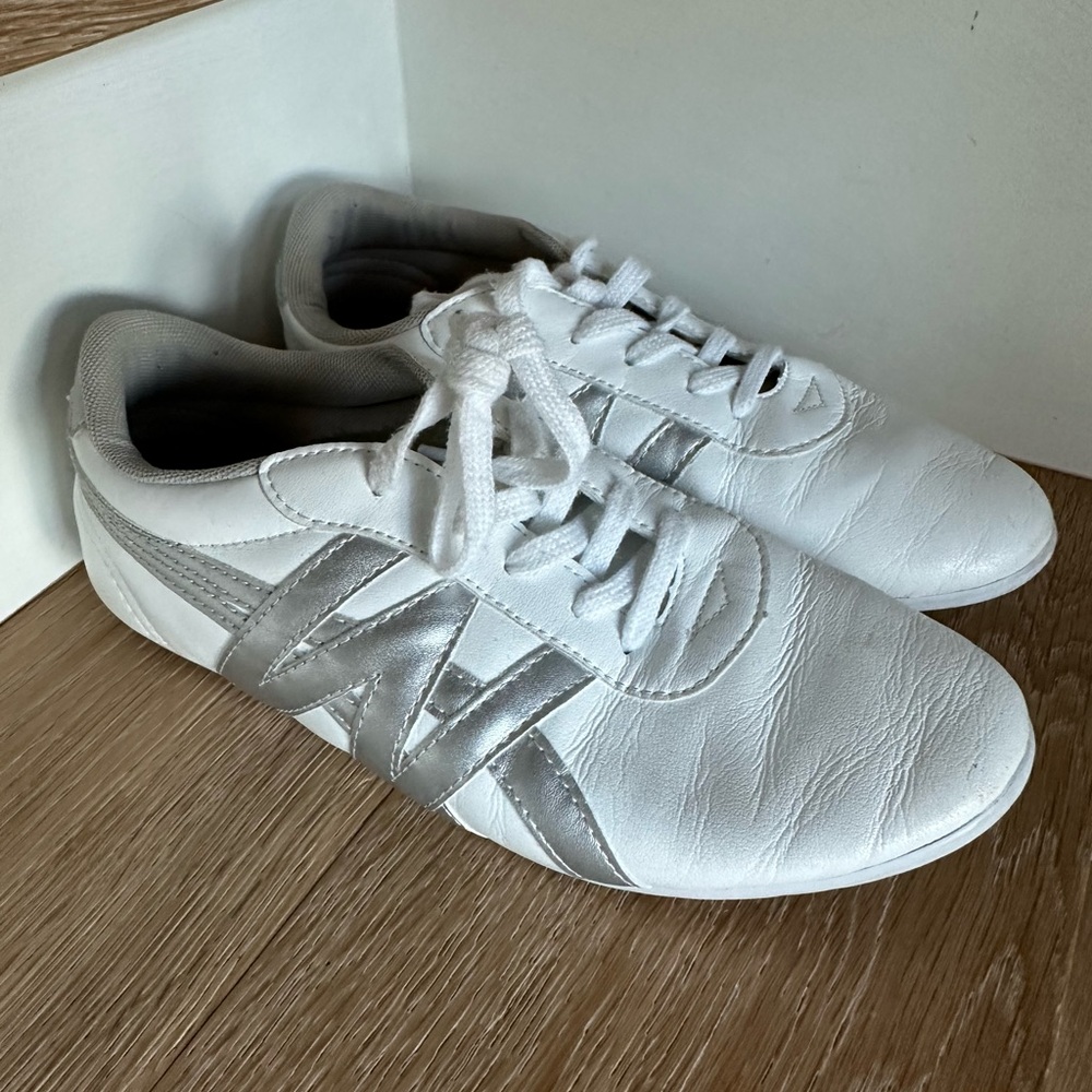 Kung Fu studio shoes, boys size 5